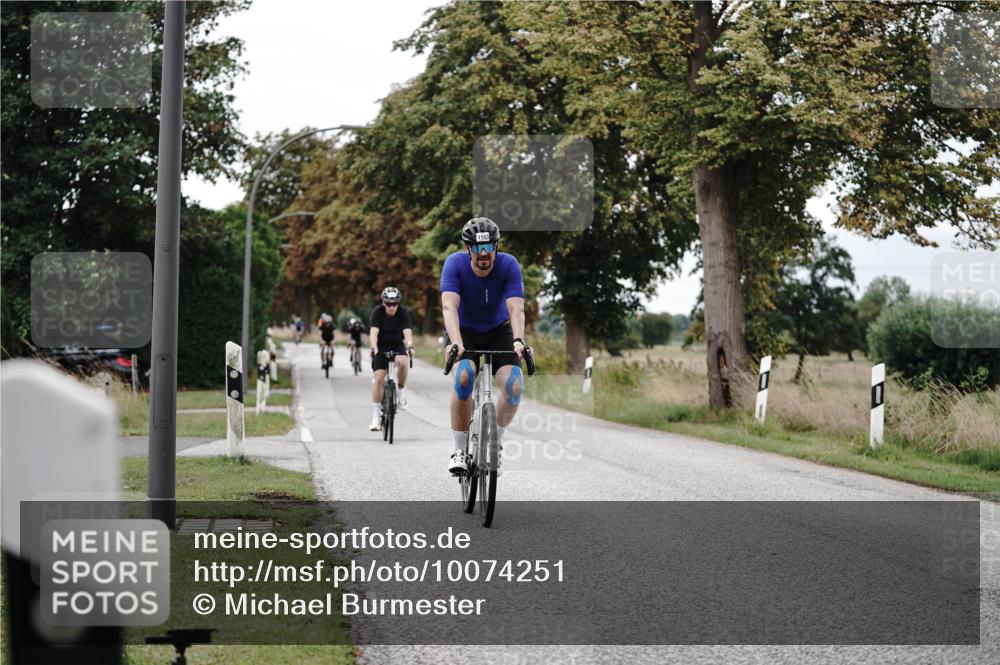 30.08.2026 - Elbe Triathlon Hamburg Michael Burmester http://msf.ph/oto/10074251 30.08.2026 10:46:03 Radfahren 985, 1000, 1054, 1099, 1141, 1161, 1163, 1164, 1197 meine-sportfotos.de
