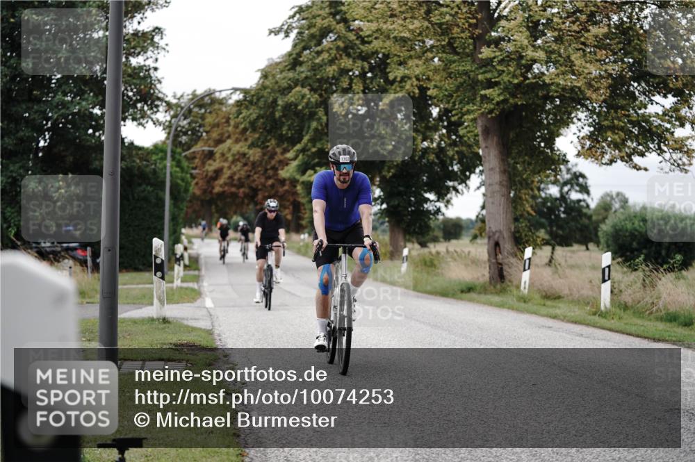 30.08.2026 - Elbe Triathlon Hamburg Michael Burmester http://msf.ph/oto/10074253 30.08.2026 10:46:04 Radfahren 985, 1054, 1099, 1141, 1161, 1163, 1164, 1197 meine-sportfotos.de
