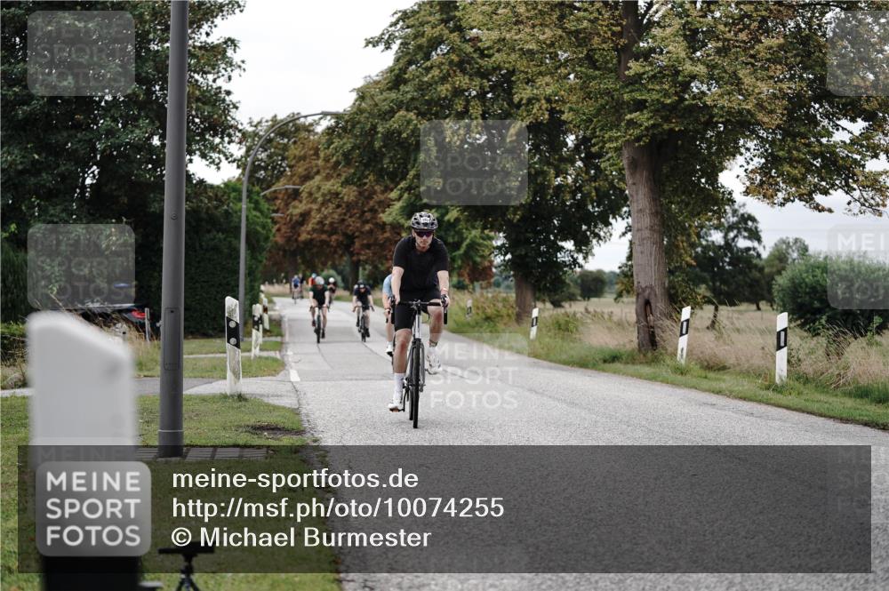 30.08.2026 - Elbe Triathlon Hamburg Michael Burmester http://msf.ph/oto/10074255 30.08.2026 10:46:05 Radfahren 985, 1054, 1099, 1141, 1161, 1163, 1197 meine-sportfotos.de