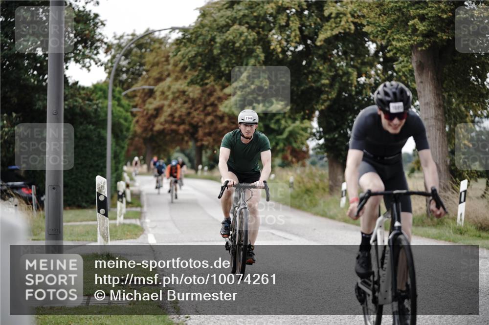 30.08.2026 - Elbe Triathlon Hamburg Michael Burmester http://msf.ph/oto/10074261 30.08.2026 10:46:09 Radfahren 979, 985, 1054, 1063, 1099, 1141, 1146, 1197 meine-sportfotos.de