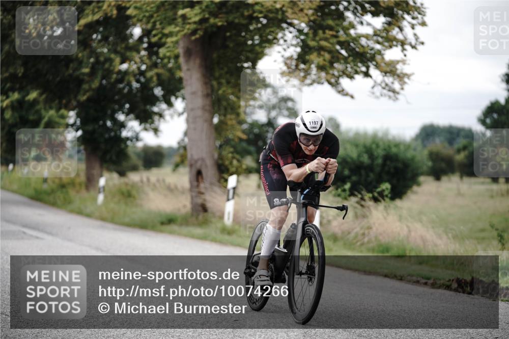 30.08.2026 - Elbe Triathlon Hamburg Michael Burmester http://msf.ph/oto/10074266 30.08.2026 10:46:11 Radfahren 979, 1063, 1099, 1141, 1146, 1197 meine-sportfotos.de
