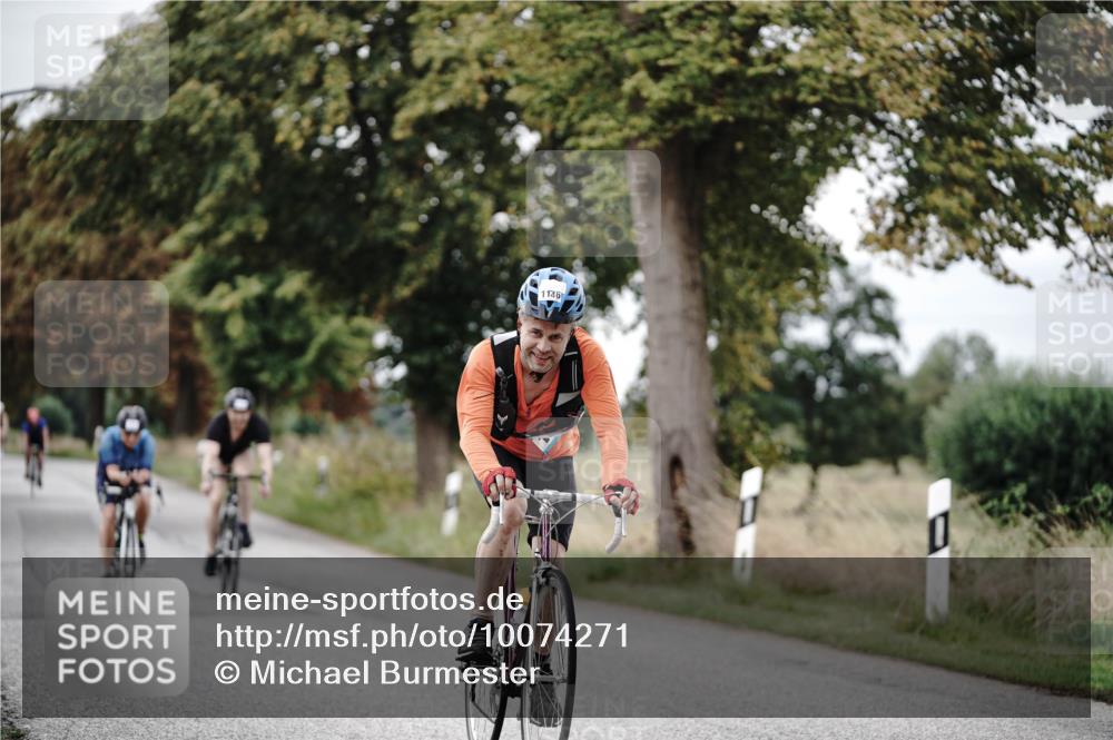 30.08.2026 - Elbe Triathlon Hamburg Michael Burmester http://msf.ph/oto/10074271 30.08.2026 10:46:14 Radfahren 979, 990, 1063, 1146 meine-sportfotos.de