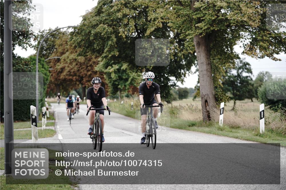 30.08.2026 - Elbe Triathlon Hamburg Michael Burmester http://msf.ph/oto/10074315 30.08.2026 10:46:47 Radfahren 797, 838, 925, 1058, 1154, 1227 meine-sportfotos.de