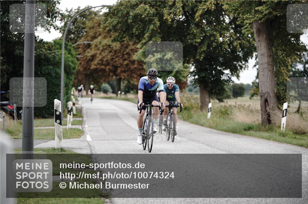 30.08.2026 - Elbe Triathlon Hamburg Michael Burmester http://msf.ph/oto/10074324 30.08.2026 10:46:51 Radfahren 925, 1058, 1154, 1227 meine-sportfotos.de