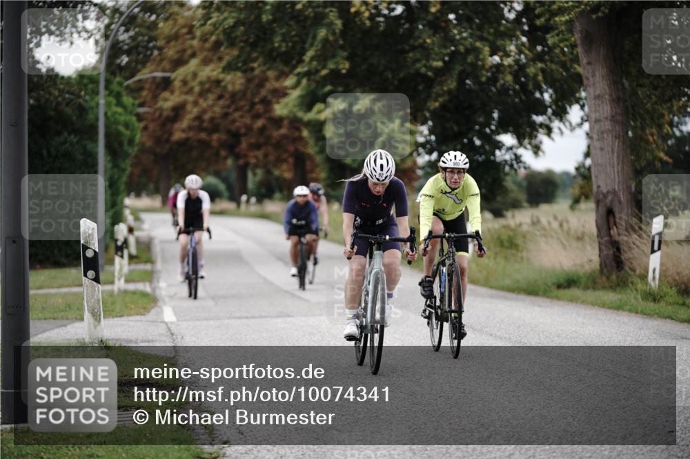 30.08.2026 - Elbe Triathlon Hamburg Michael Burmester http://msf.ph/oto/10074341 30.08.2026 10:47:06 Radfahren 518, 906, 923, 980, 997 meine-sportfotos.de