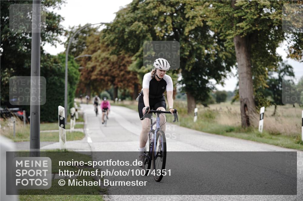 30.08.2026 - Elbe Triathlon Hamburg Michael Burmester http://msf.ph/oto/10074351 30.08.2026 10:47:10 Radfahren 518, 859, 896, 906, 923, 980, 997 meine-sportfotos.de
