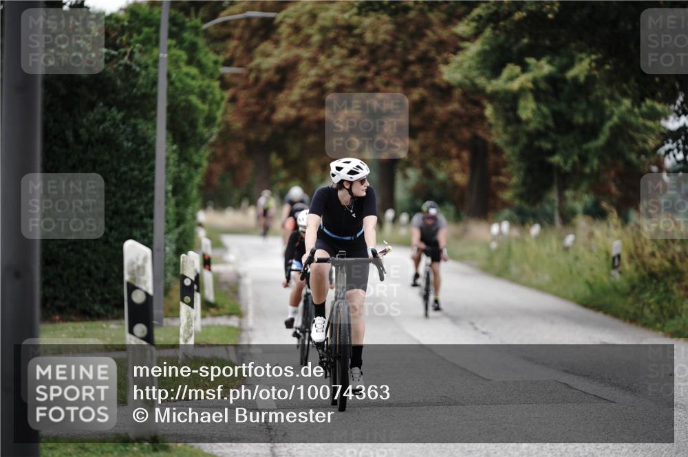 30.08.2026 - Elbe Triathlon Hamburg Michael Burmester http://msf.ph/oto/10074363 30.08.2026 10:47:25 Radfahren 840, 854, 865, 939, 1040, 1111 meine-sportfotos.de