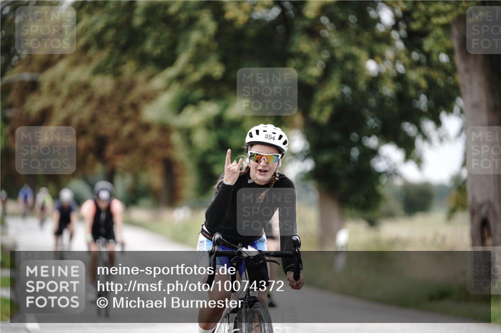 30.08.2026 - Elbe Triathlon Hamburg Michael Burmester http://msf.ph/oto/10074372 30.08.2026 10:47:28 Radfahren 854, 865, 939, 1040, 1111 meine-sportfotos.de