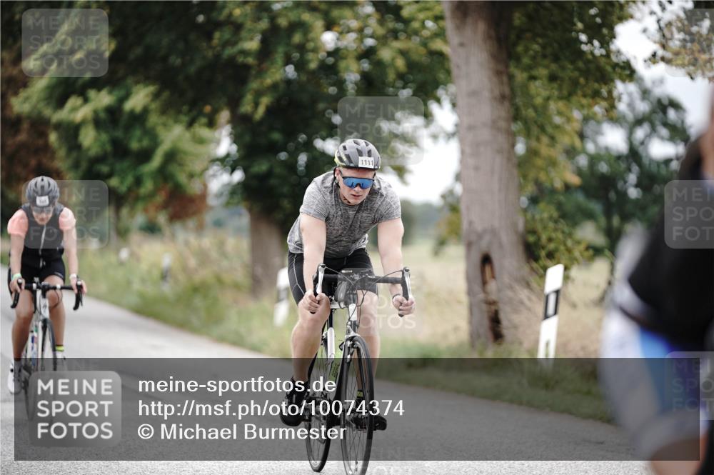 30.08.2026 - Elbe Triathlon Hamburg Michael Burmester http://msf.ph/oto/10074374 30.08.2026 10:47:29 Radfahren 854, 865, 939, 944, 1040, 1111 meine-sportfotos.de