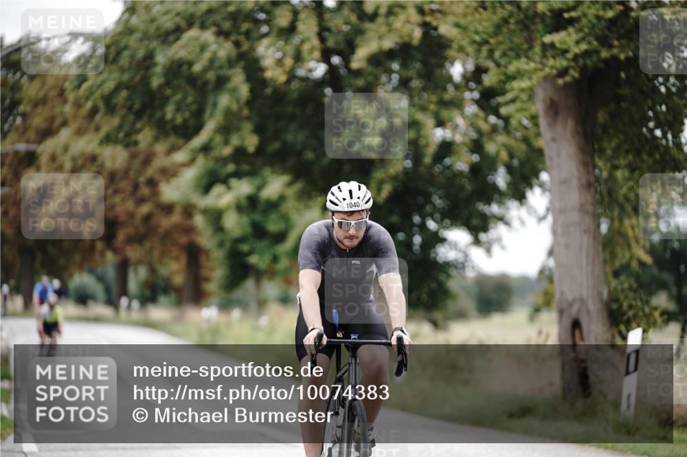 30.08.2026 - Elbe Triathlon Hamburg Michael Burmester http://msf.ph/oto/10074383 30.08.2026 10:47:32 Radfahren 939, 944, 1040, 1111 meine-sportfotos.de