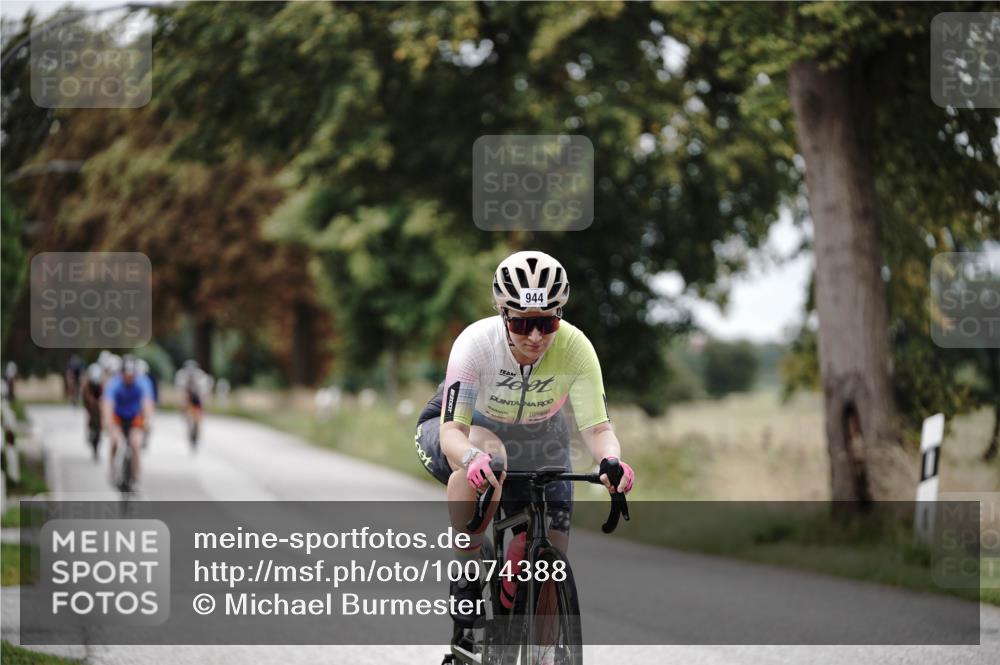 30.08.2026 - Elbe Triathlon Hamburg Michael Burmester http://msf.ph/oto/10074388 30.08.2026 10:47:37 Radfahren 944, 983, 1027, 1120, 1207 meine-sportfotos.de