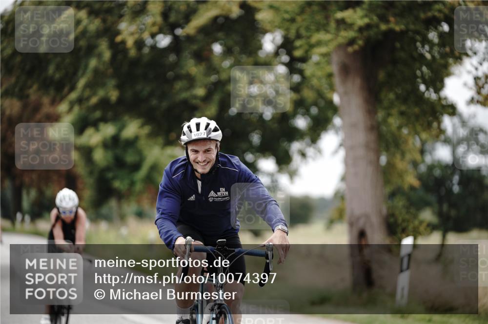 30.08.2026 - Elbe Triathlon Hamburg Michael Burmester http://msf.ph/oto/10074397 30.08.2026 10:47:42 Radfahren 808, 983, 1013, 1027, 1076, 1120, 1207 meine-sportfotos.de