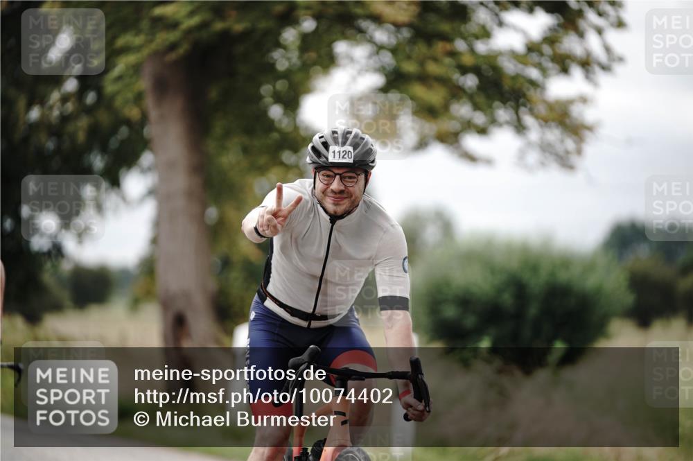 30.08.2026 - Elbe Triathlon Hamburg Michael Burmester http://msf.ph/oto/10074402 30.08.2026 10:47:43 Radfahren 808, 983, 1013, 1027, 1076, 1120, 1207 meine-sportfotos.de