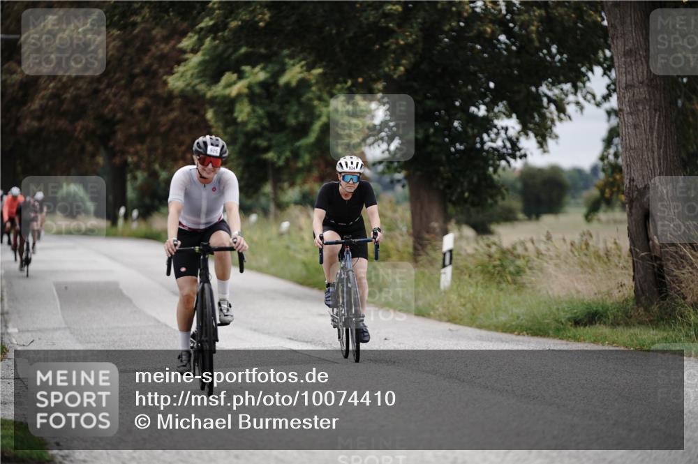 30.08.2026 - Elbe Triathlon Hamburg Michael Burmester http://msf.ph/oto/10074410 30.08.2026 10:47:50 Radfahren 808, 926, 934, 1013, 1076, 1335 meine-sportfotos.de