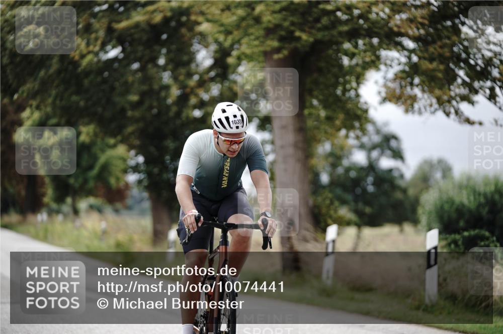 30.08.2026 - Elbe Triathlon Hamburg Michael Burmester http://msf.ph/oto/10074441 30.08.2026 10:48:08 Radfahren 836, 858, 1035, 1156 meine-sportfotos.de