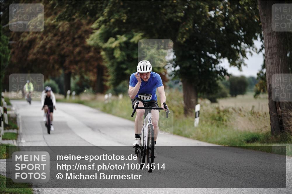 30.08.2026 - Elbe Triathlon Hamburg Michael Burmester http://msf.ph/oto/10074514 30.08.2026 10:49:02 Radfahren 907, 1056, 1135, 1177 meine-sportfotos.de