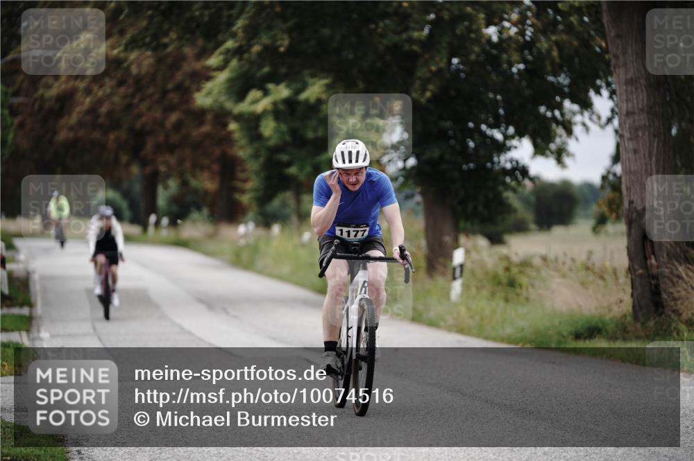 30.08.2026 - Elbe Triathlon Hamburg Michael Burmester http://msf.ph/oto/10074516 30.08.2026 10:49:02 Radfahren 907, 1056, 1135, 1177 meine-sportfotos.de