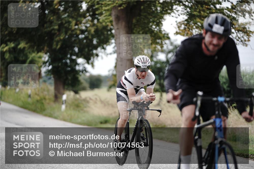 30.08.2026 - Elbe Triathlon Hamburg Michael Burmester http://msf.ph/oto/10074563 30.08.2026 10:50:12 Radfahren 932, 1006, 1017, 1145, 1295 meine-sportfotos.de