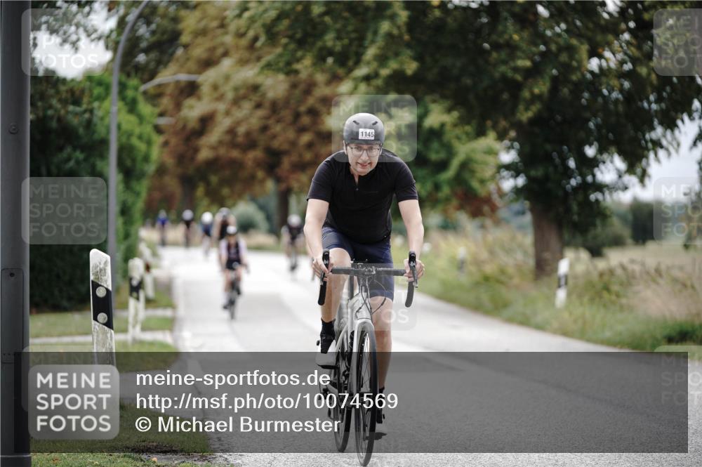 30.08.2026 - Elbe Triathlon Hamburg Michael Burmester http://msf.ph/oto/10074569 30.08.2026 10:50:16 Radfahren 833, 932, 1006, 1145, 1346, 1621 meine-sportfotos.de