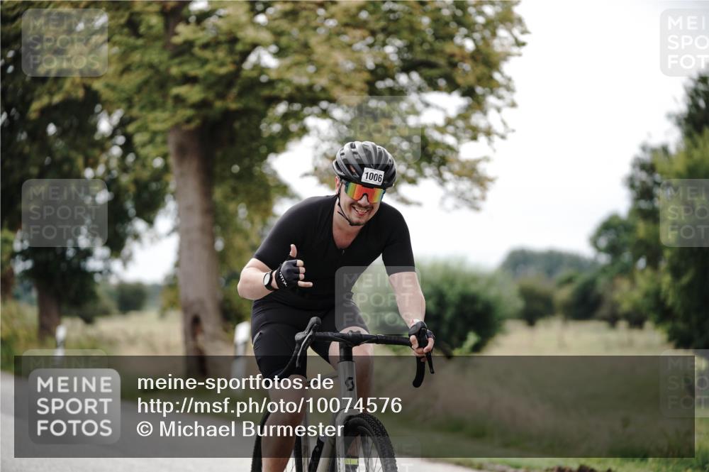 30.08.2026 - Elbe Triathlon Hamburg Michael Burmester http://msf.ph/oto/10074576 30.08.2026 10:50:19 Radfahren 803, 833, 1006, 1145, 1204, 1346, 1621 meine-sportfotos.de