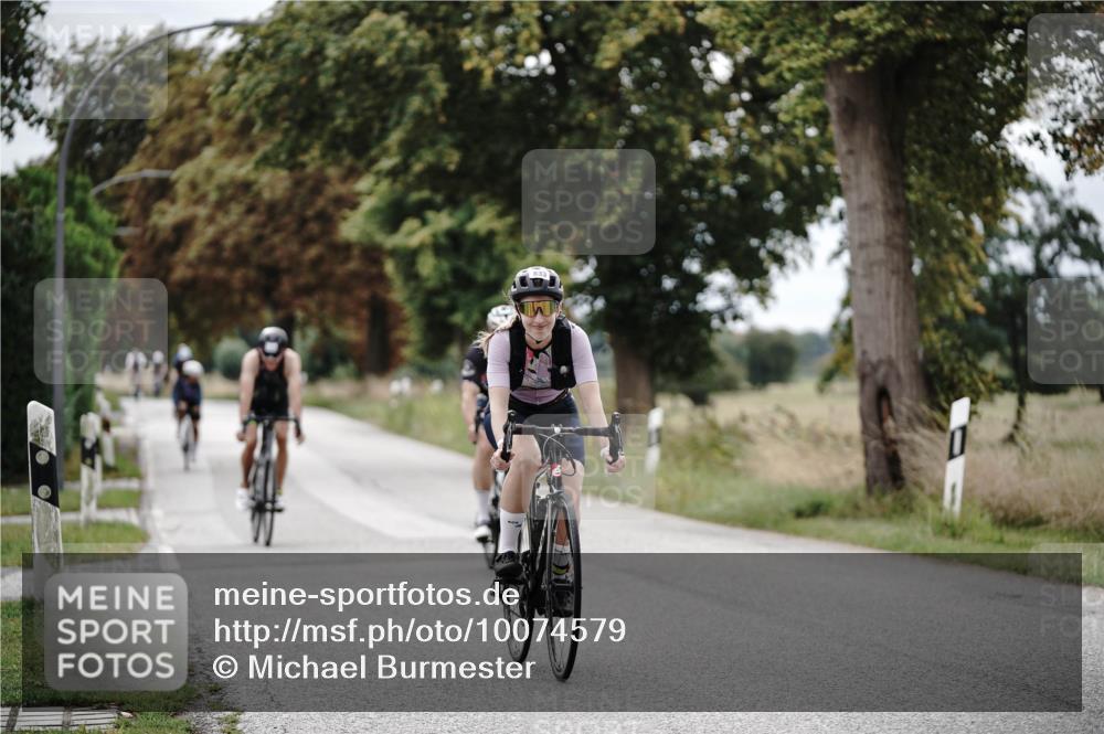 30.08.2026 - Elbe Triathlon Hamburg Michael Burmester http://msf.ph/oto/10074579 30.08.2026 10:50:21 Radfahren 803, 833, 1006, 1204, 1346, 1621 meine-sportfotos.de
