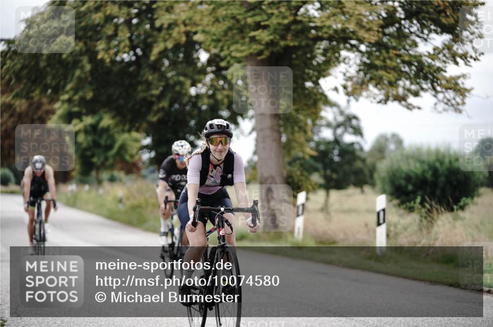30.08.2026 - Elbe Triathlon Hamburg Michael Burmester http://msf.ph/oto/10074580 30.08.2026 10:50:21 Radfahren 803, 833, 1006, 1204, 1346, 1621 meine-sportfotos.de