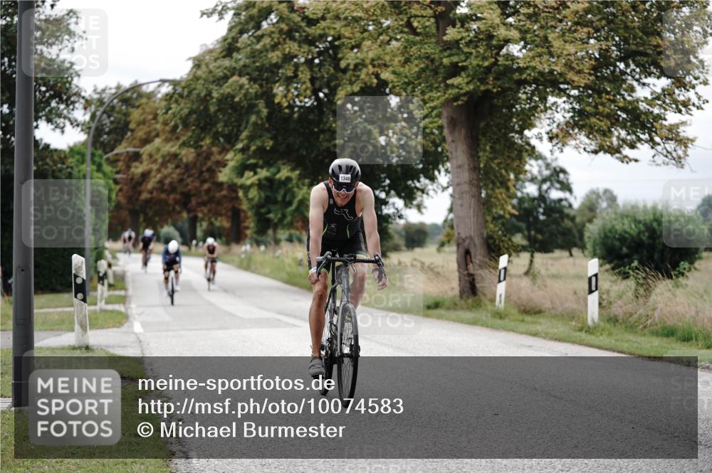 30.08.2026 - Elbe Triathlon Hamburg Michael Burmester http://msf.ph/oto/10074583 30.08.2026 10:50:23 Radfahren 803, 833, 897, 1204, 1346, 1621 meine-sportfotos.de