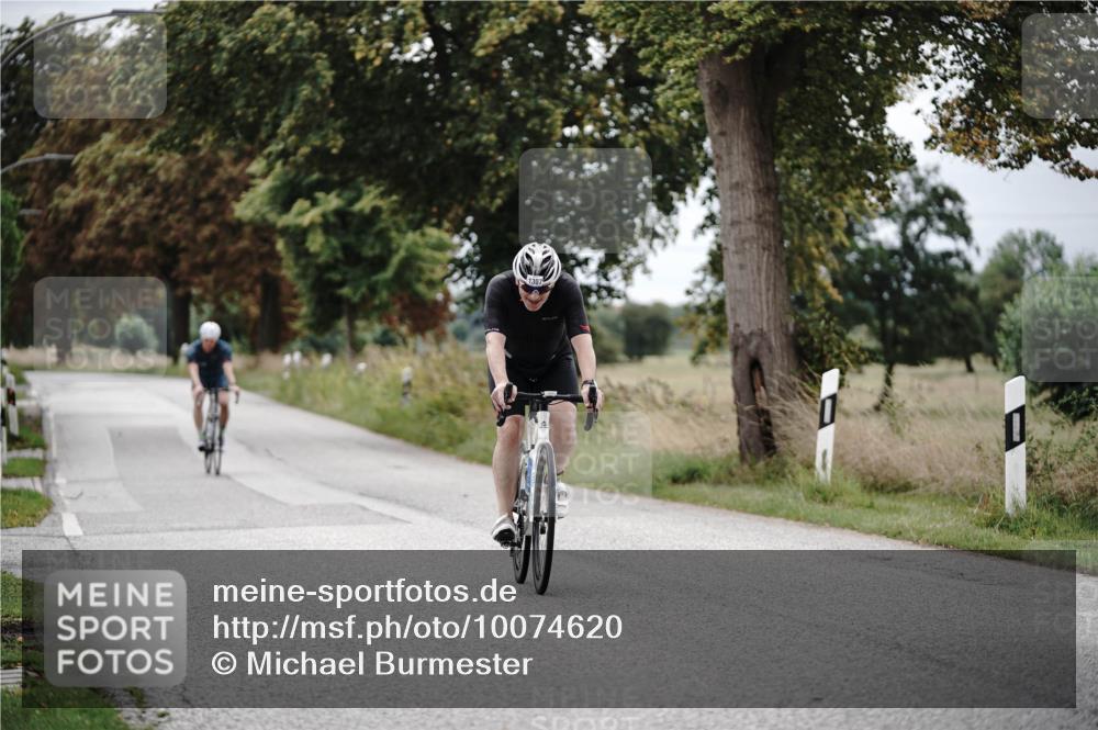 30.08.2026 - Elbe Triathlon Hamburg Michael Burmester http://msf.ph/oto/10074620 30.08.2026 10:50:43 Radfahren 1121, 1307 meine-sportfotos.de
