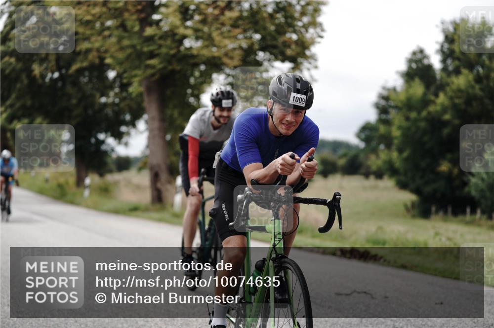 30.08.2026 - Elbe Triathlon Hamburg Michael Burmester http://msf.ph/oto/10074635 30.08.2026 10:51:02 Radfahren 1009, 1025, 1071, 1100, 1298, 1303, 1341 meine-sportfotos.de