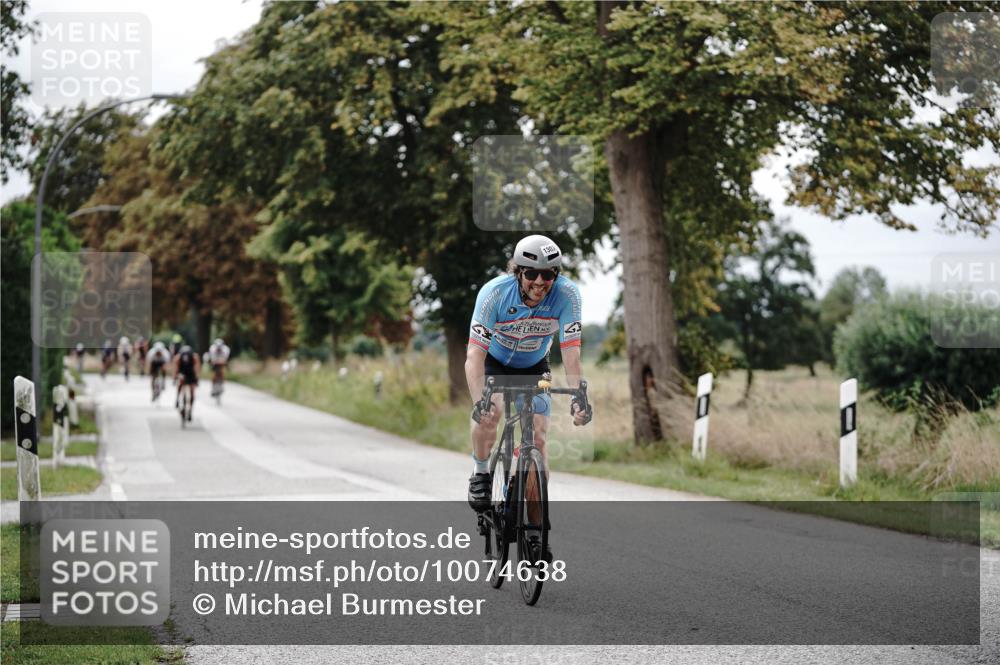 30.08.2026 - Elbe Triathlon Hamburg Michael Burmester http://msf.ph/oto/10074638 30.08.2026 10:51:03 Radfahren 1009, 1025, 1071, 1100, 1298, 1303, 1341 meine-sportfotos.de