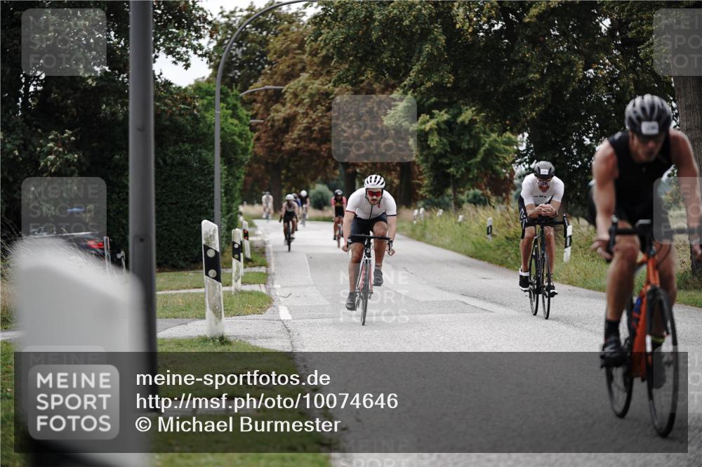 30.08.2026 - Elbe Triathlon Hamburg Michael Burmester http://msf.ph/oto/10074646 30.08.2026 10:51:08 Radfahren 943, 988, 1100, 1273, 1298, 1341, 1347 meine-sportfotos.de