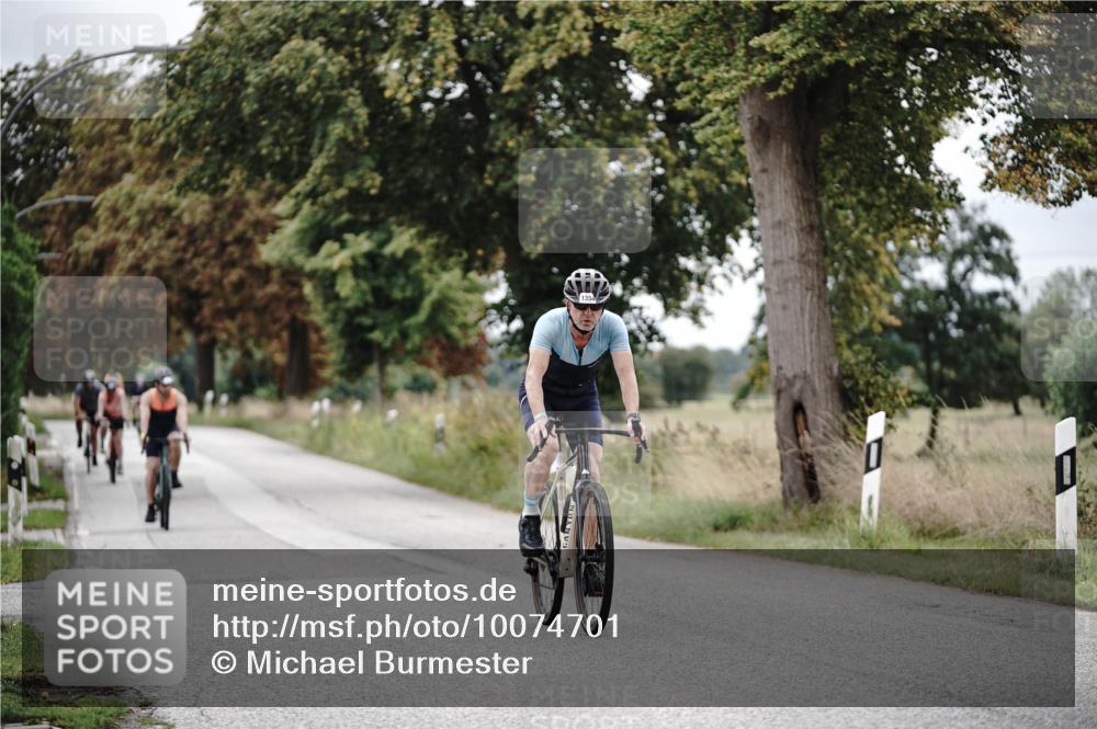 30.08.2026 - Elbe Triathlon Hamburg Michael Burmester http://msf.ph/oto/10074701 30.08.2026 10:51:47 Radfahren 901, 1022, 1033, 1103, 1108, 1171, 1264, 1354 meine-sportfotos.de