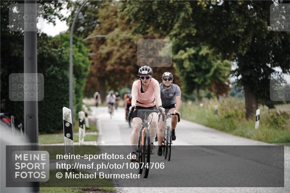 30.08.2026 - Elbe Triathlon Hamburg Michael Burmester http://msf.ph/oto/10074706 30.08.2026 10:51:52 Radfahren 901, 912, 1022, 1033, 1101, 1104, 1171, 1264 meine-sportfotos.de