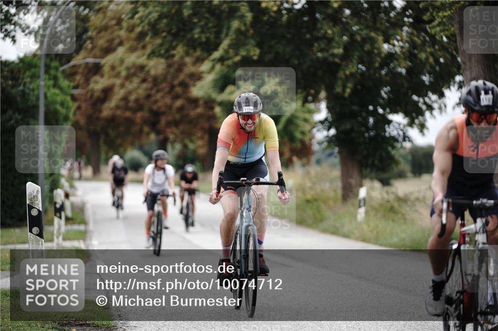 30.08.2026 - Elbe Triathlon Hamburg Michael Burmester http://msf.ph/oto/10074712 30.08.2026 10:51:57 Radfahren 912, 1033, 1074, 1101, 1104, 1216, 1264, 1302 meine-sportfotos.de