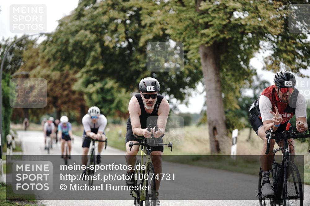 30.08.2026 - Elbe Triathlon Hamburg Michael Burmester http://msf.ph/oto/10074731 30.08.2026 10:52:10 Radfahren 947, 1242, 1258, 1278, 1287, 1310, 1311, 1325 meine-sportfotos.de