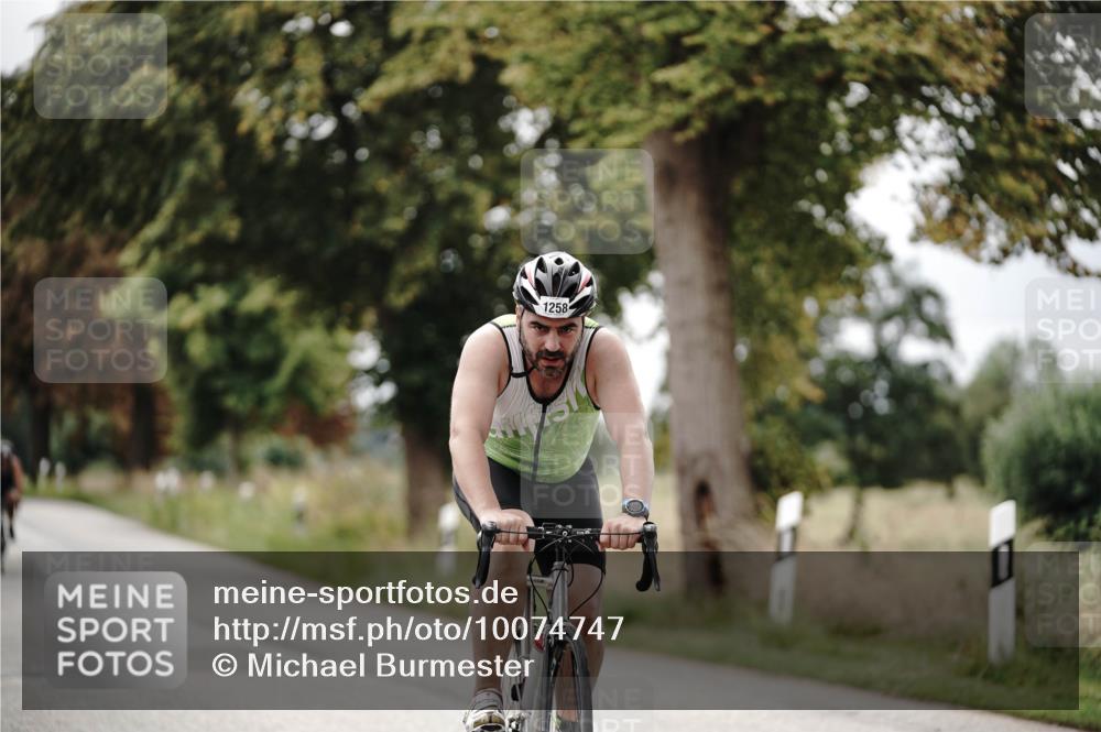 30.08.2026 - Elbe Triathlon Hamburg Michael Burmester http://msf.ph/oto/10074747 30.08.2026 10:52:18 Radfahren 1110, 1212, 1247, 1258, 1278, 1311 meine-sportfotos.de