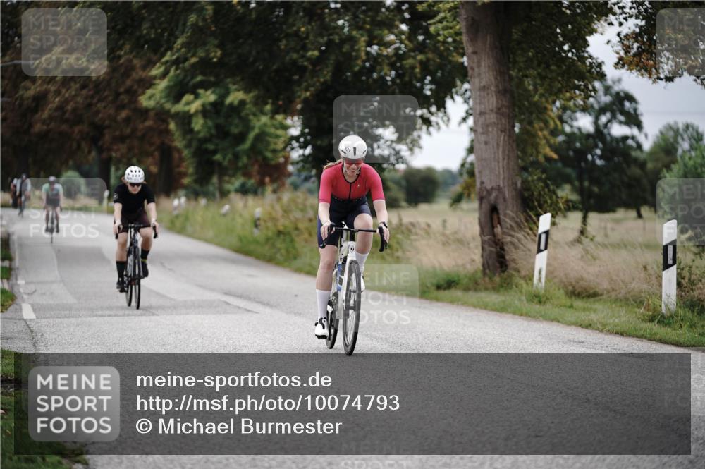 30.08.2026 - Elbe Triathlon Hamburg Michael Burmester http://msf.ph/oto/10074793 30.08.2026 10:53:04 Radfahren 813, 921, 1115 meine-sportfotos.de