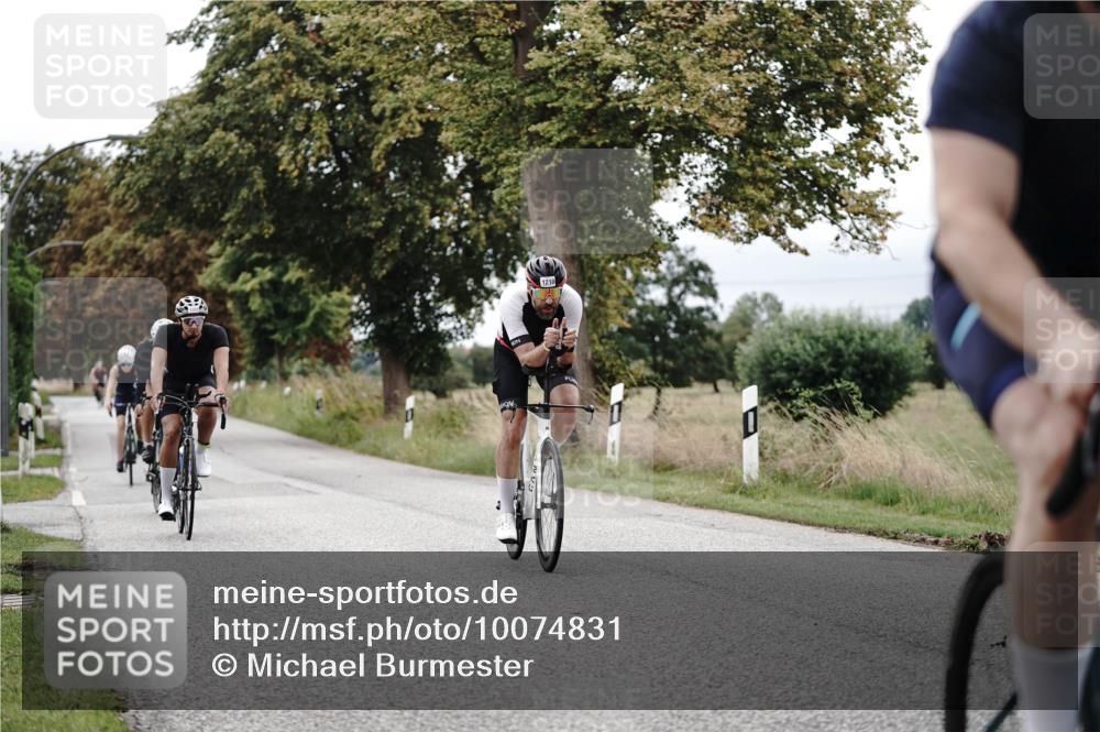 30.08.2026 - Elbe Triathlon Hamburg Michael Burmester http://msf.ph/oto/10074831 30.08.2026 10:53:26 Radfahren 962, 998, 1073, 1210, 1306, 1442 meine-sportfotos.de