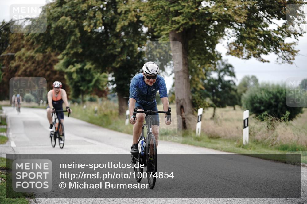 30.08.2026 - Elbe Triathlon Hamburg Michael Burmester http://msf.ph/oto/10074854 30.08.2026 10:53:55 Radfahren 1175, 1326, 1338 meine-sportfotos.de