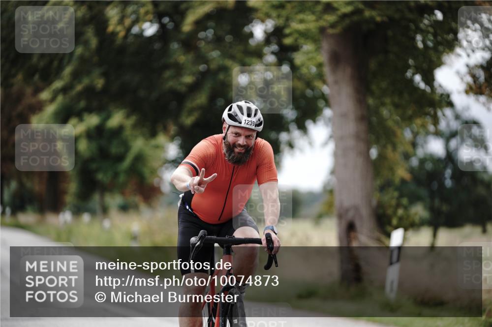 30.08.2026 - Elbe Triathlon Hamburg Michael Burmester http://msf.ph/oto/10074873 30.08.2026 10:54:15 Radfahren 1239, 1324 meine-sportfotos.de