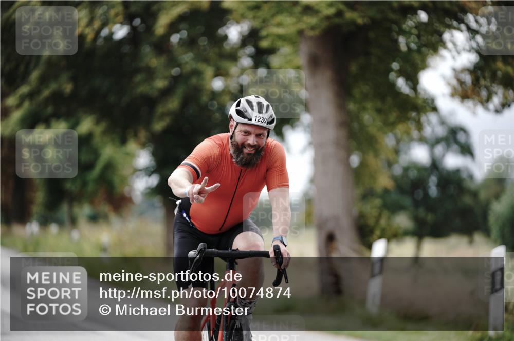 30.08.2026 - Elbe Triathlon Hamburg Michael Burmester http://msf.ph/oto/10074874 30.08.2026 10:54:15 Radfahren 1239, 1324 meine-sportfotos.de
