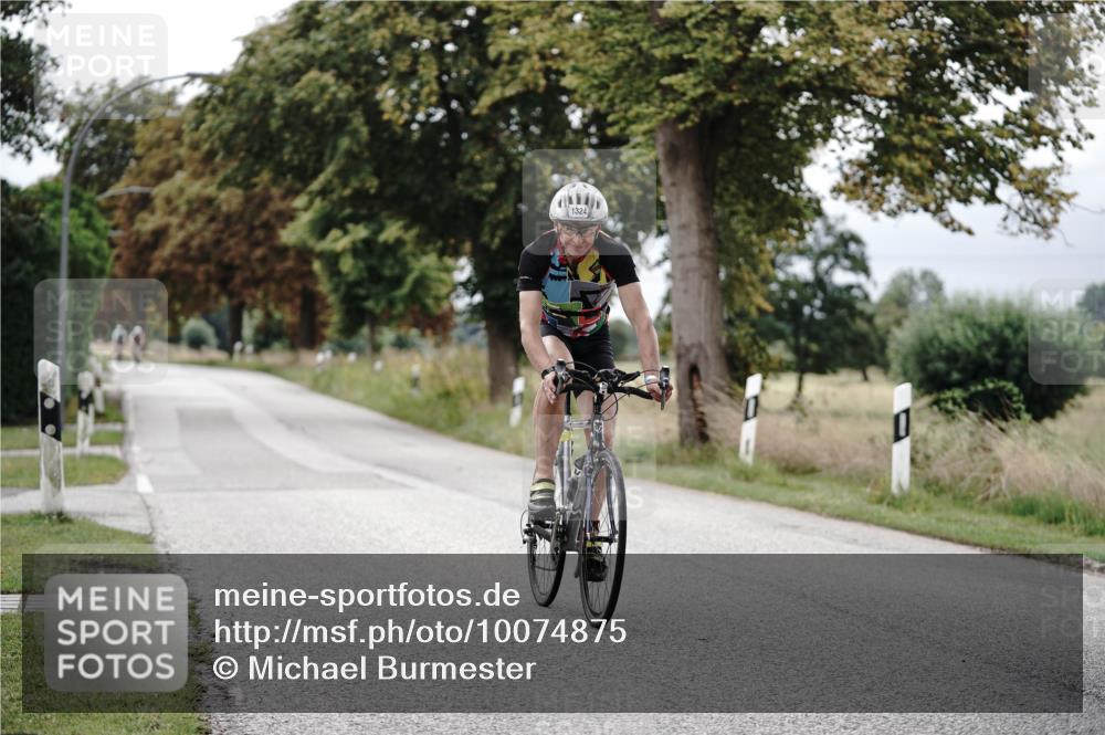 30.08.2026 - Elbe Triathlon Hamburg Michael Burmester http://msf.ph/oto/10074875 30.08.2026 10:54:23 Radfahren 1324 meine-sportfotos.de