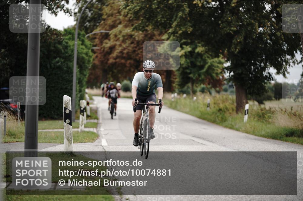 30.08.2026 - Elbe Triathlon Hamburg Michael Burmester http://msf.ph/oto/10074881 30.08.2026 10:54:37 Radfahren 1012 meine-sportfotos.de