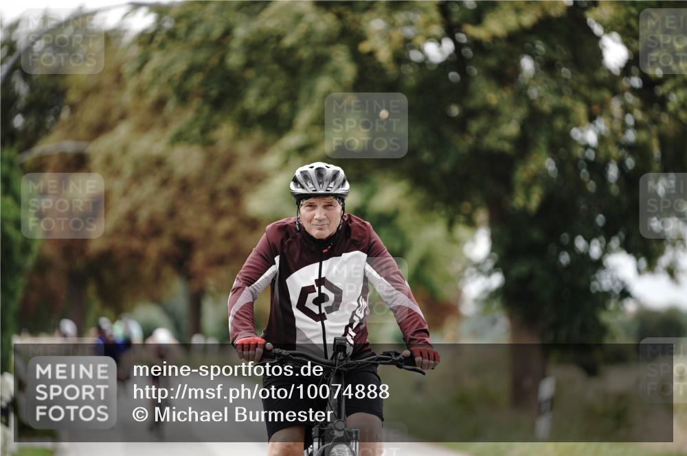 30.08.2026 - Elbe Triathlon Hamburg Michael Burmester http://msf.ph/oto/10074888 30.08.2026 10:54:42 Radfahren 993, 1194, 1282, 1446 meine-sportfotos.de