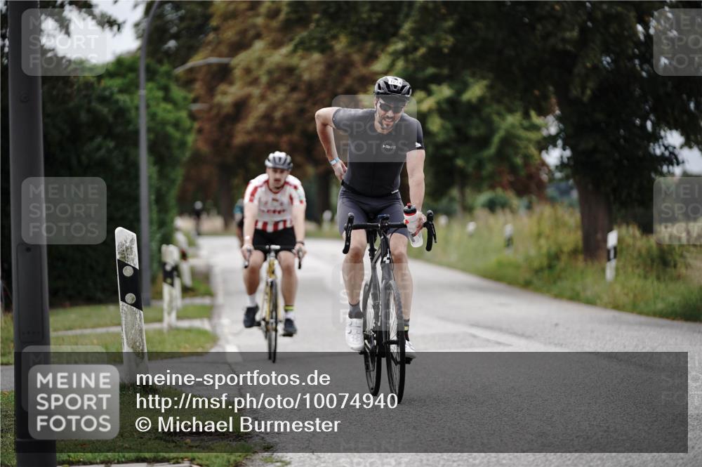 30.08.2026 - Elbe Triathlon Hamburg Michael Burmester http://msf.ph/oto/10074940 30.08.2026 10:55:28 Radfahren 1018, 1238, 1270, 1274, 1440 meine-sportfotos.de