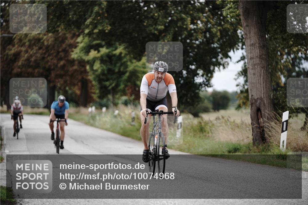 30.08.2026 - Elbe Triathlon Hamburg Michael Burmester http://msf.ph/oto/10074968 30.08.2026 10:55:53 Radfahren 975, 1138, 1206, 1252, 1422, 1441 meine-sportfotos.de