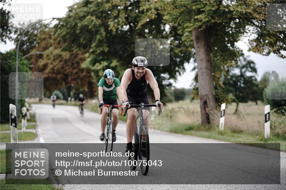 30.08.2026 - Elbe Triathlon Hamburg Michael Burmester http://msf.ph/oto/10075043 30.08.2026 10:57:33 Radfahren 1081, 1150, 1250, 1262, 1343, 1375 meine-sportfotos.de