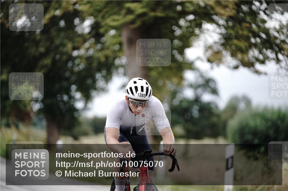 30.08.2026 - Elbe Triathlon Hamburg Michael Burmester http://msf.ph/oto/10075070 30.08.2026 10:58:01 Radfahren 1371, 1385, 1456 meine-sportfotos.de
