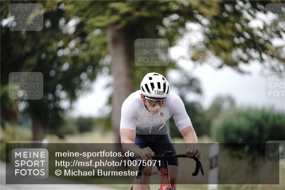 30.08.2026 - Elbe Triathlon Hamburg Michael Burmester http://msf.ph/oto/10075071 30.08.2026 10:58:01 Radfahren 1371, 1385, 1456 meine-sportfotos.de