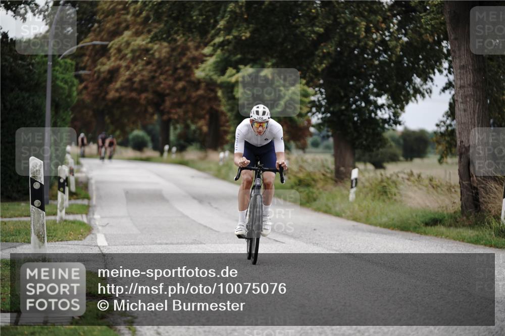 30.08.2026 - Elbe Triathlon Hamburg Michael Burmester http://msf.ph/oto/10075076 30.08.2026 10:58:07 Radfahren 1371, 1456 meine-sportfotos.de